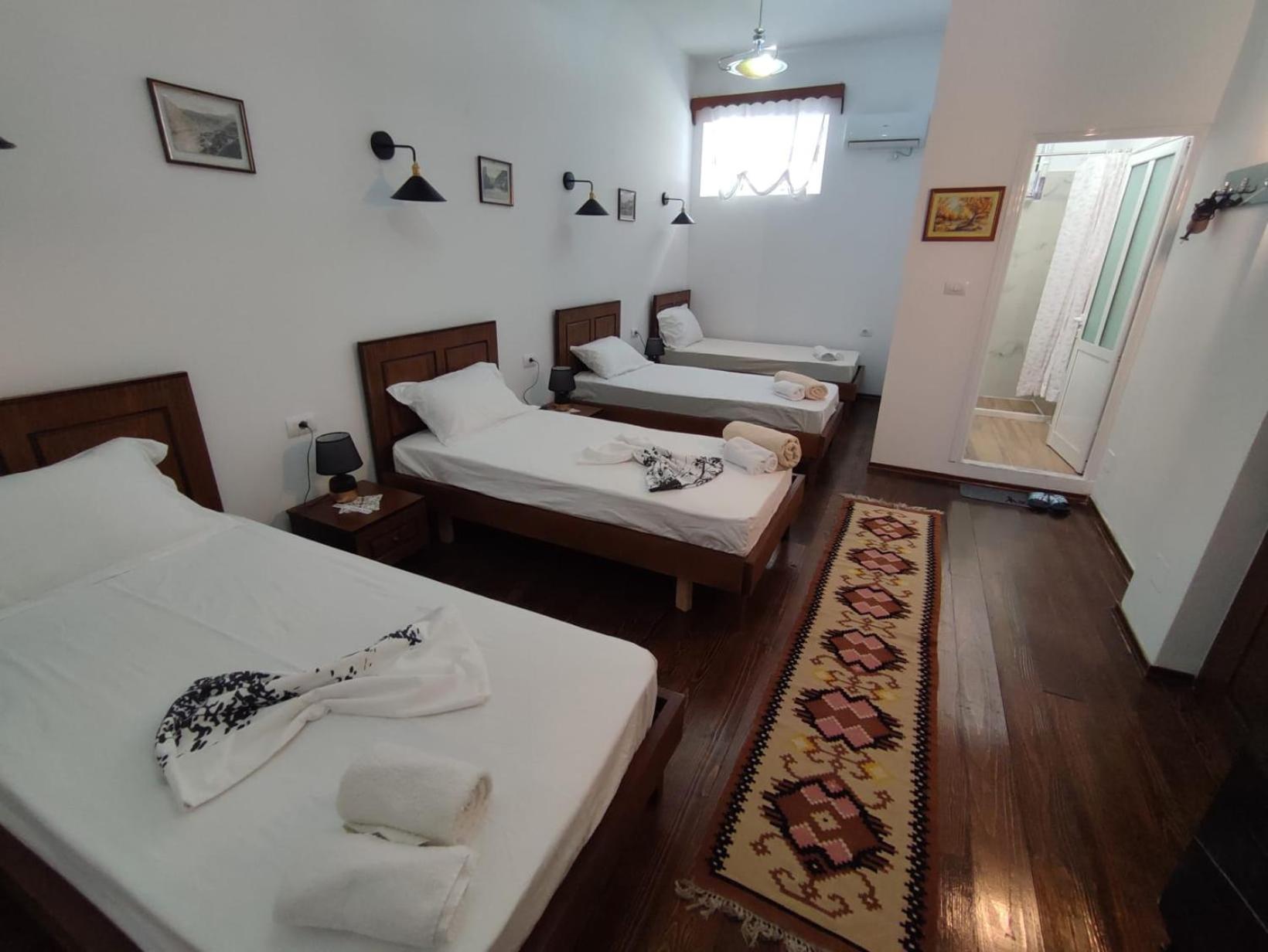 Bujtina Veritos Berat Bagian luar foto